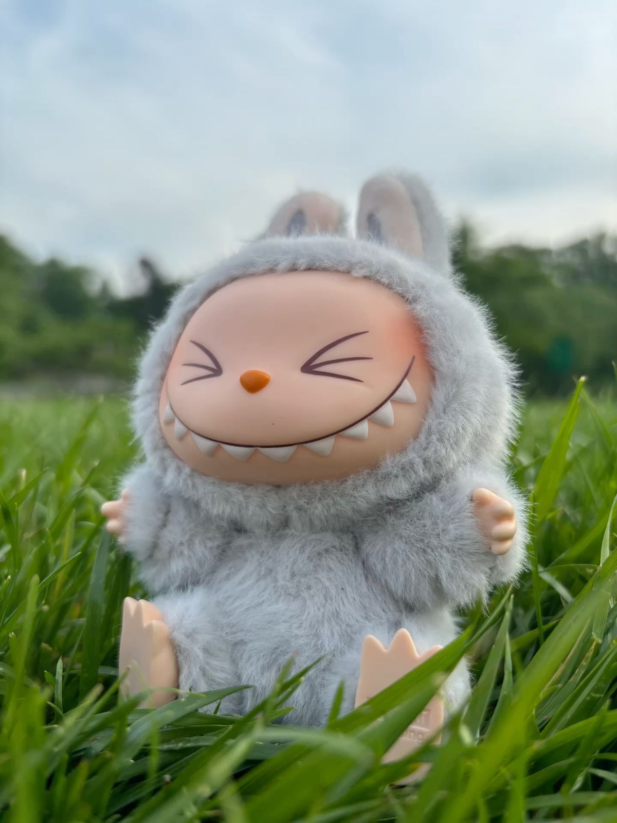 LABUBU COLLECTIBLES PLUSH DOLL KEYCHAIN